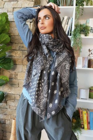 Lucky Bandana Scarf Black /50=